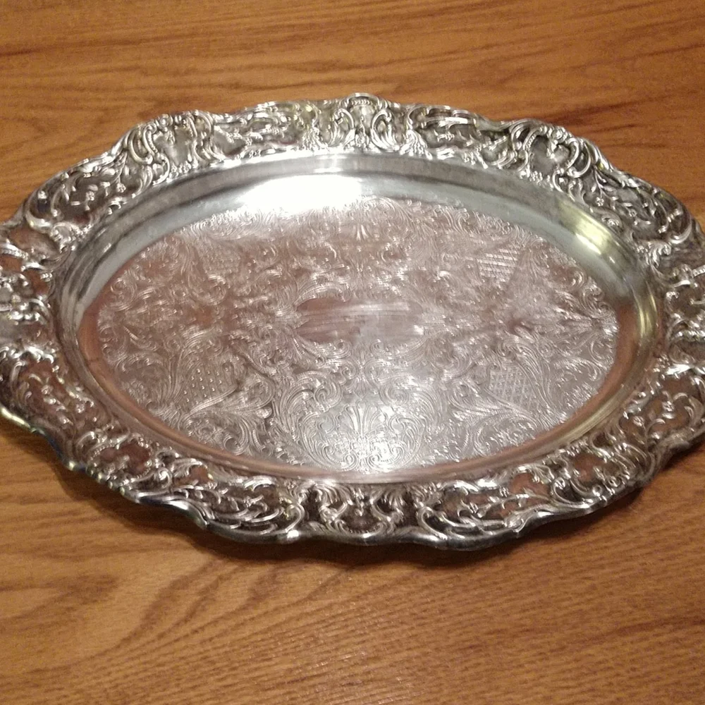 VINTAGE SILVERPLATE Regencycore Tray & Cut Crystal Insert